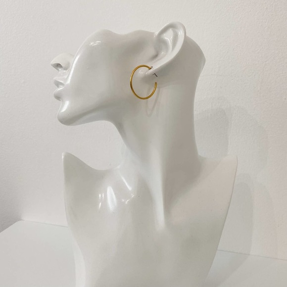 VTG Gold Slim Medium Size Hoop Earrings - Picture 4 of 5